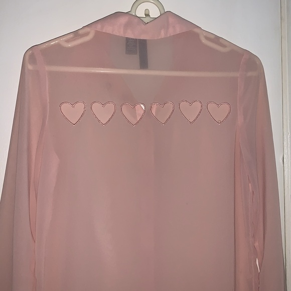 Hearts cutout blouse 💖🩰 - Picture 1 of 9